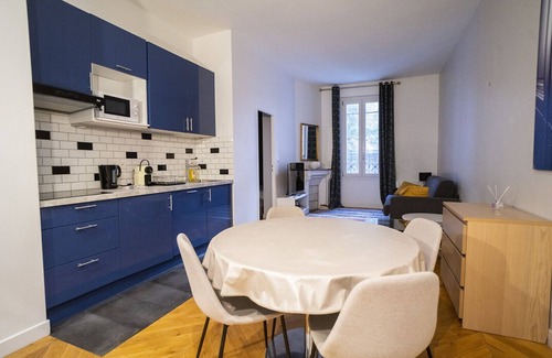 Quartier des Grandes-Carrieres Apartment | Apartment near Montmartre