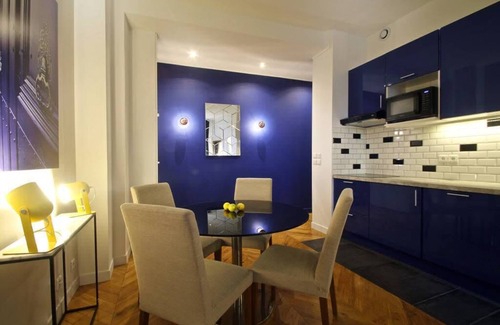 Quartier des Grandes-Carrieres Apartment | Apartment near Montmartre