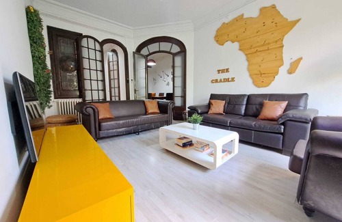 Hostafrancs Apartment | Apartment Near Plaza España ideal for Groups and Families