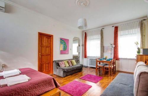 Erzsebetvaros Apartment | Apartment near the Heroes Square