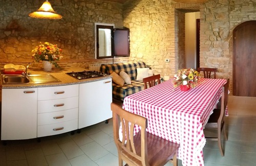 Casale Marittimo Apartment | Apartment No. 1 Casalevecchio