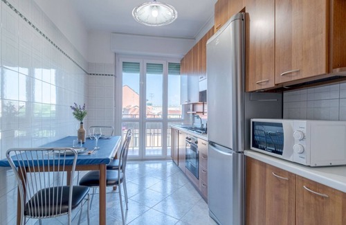 Millefonti Apartment | Apartment of about 70 square meters, able to accommodate up to 5 people, located on the fifth floor of a building with a lift (NOT suitable for disabled people - steps to access it).The property is located in the Lingotto district, full of all services a