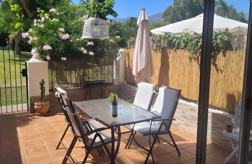 Bahia Dorada Apartment | Apartment 'Ola De Mar' with Shared Pool, Wi-Fi and Air Conditioning