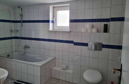 Ober-Morlen Apartment | Apartment OM 3 = Mario - House OM for 1-19 persons, 23km to FFM-Nord