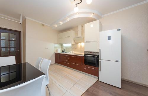 Pozniaky Apartment | Apartment on Akhmatovoyi 32/18