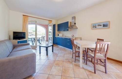 Crone Apartment | Apartment on Lake Idro with Pool