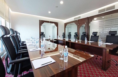 Trade Center House | Apartment on Sheikh Zayed Rd near Burj Khalifa