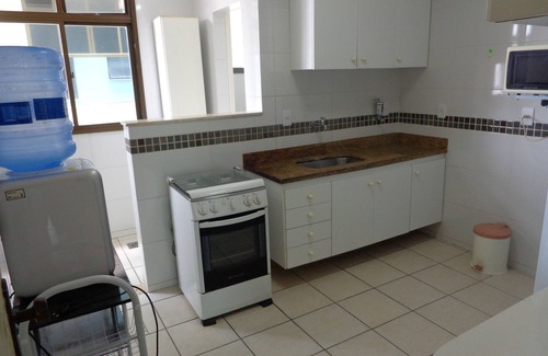 Vila Nova Apartment | Apartment on the edge of Praia do Forte in Cabo Frio, opposite Praça das Águas