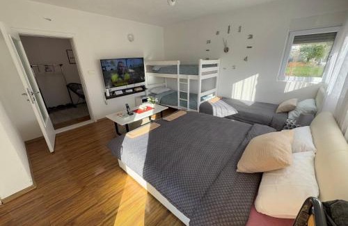 Zavala Apartment | Apartment On the way