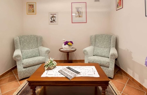 Ponte Buriano Apartment | Apartment on two levels with large garden, swimming pool with whirlpool, Wi-Fi access, air condition