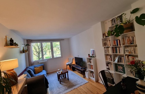Amerique Apartment | Apartment Paris 19eme 50m2, metro porte des lilas/télégraphe.