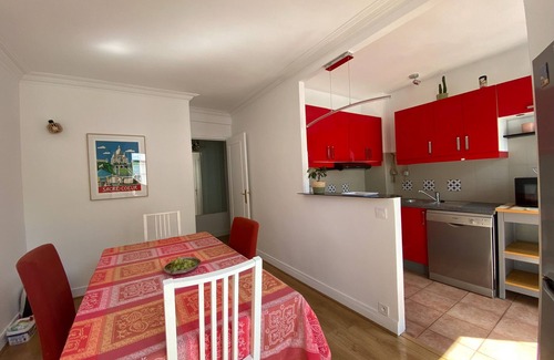 Clignancourt Apartment | APARTMENT PARIS MONTMARTRE, Exceptional view.