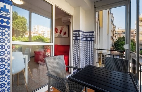 La Paz-Las Golondrinas Apartment | Apartment 'Piedra Preciosa' with Balcony, Wi-Fi and Air Conditioning