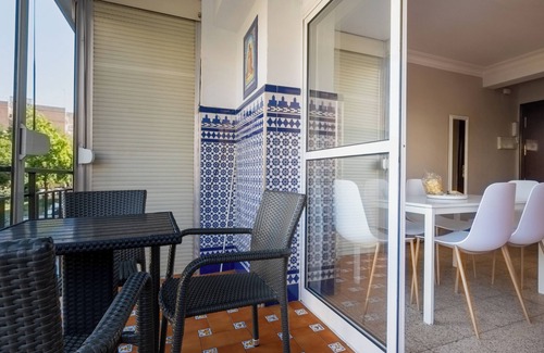 La Paz-Las Golondrinas Apartment | Apartment 'Piedra Preciosa' with Balcony, Wi-Fi and Air Conditioning