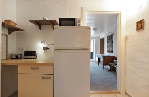 Westerkoog Apartment | Apartment 'Plüschmors' with Shared Garden, Balcony and Wi-Fi