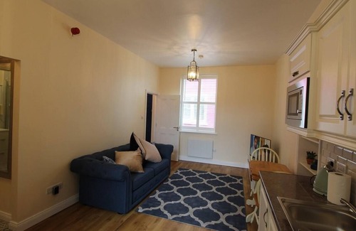 Kinsale Apartment | Apartment-Private Bathroom-Ref B