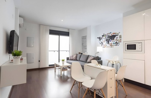 El Ejido Apartment | Apartment 'Quiet In The Historical' with Balcony, Wi-Fi and Air Conditioning