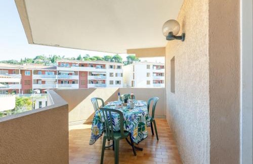 Sainte-Maxime City Centre Apartment | Apartment Régina-2 by Interhome