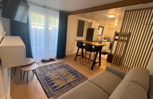 Malakoff Apartment | Apartment 'Ranko' with Private Terrace, Private Garden and Wi-Fi