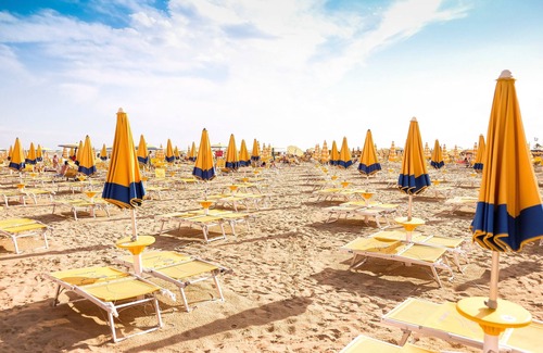 Jesolo Apartment | Apartment 'Renata 26' with Private Terrace, Wi-Fi and Air Conditioning
