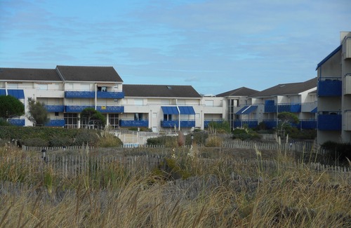 Lacanau-Ocean Apartment | apartment residence navy blue waterfront