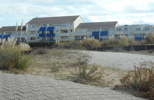 Lacanau-Ocean Apartment | apartment residence navy blue waterfront