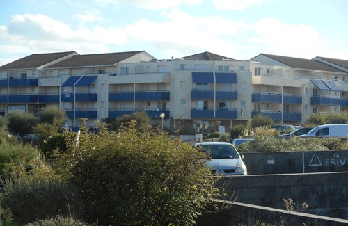 Lacanau-Ocean Apartment | apartment residence navy blue waterfront