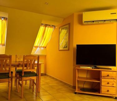 Heviz Apartment | Apartment Roman villa