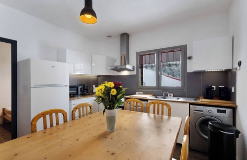 Les Angles Apartment | Apartment 'Roussillon' with Mountain View, Private Terrace and Wi-Fi