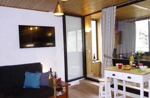 Val-Thorens Apartment | Apartment Sérac A10 by Interhome