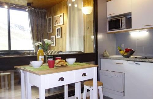 Val-Thorens Apartment | Apartment Sérac A10 by Interhome