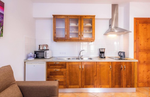 Ariany Apartment | Apartment 'S Hort Can Capità Familiar Terraza 4' close to the Sea with Shared Pool & Wi-Fi