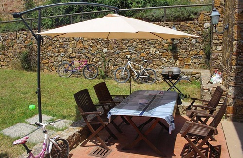 Casalappi Apartment | Apartment Stay in Campiglia Town