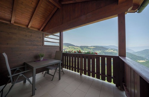 Fie allo Sciliar Apartment | Apartment 'Salbei' with Mountain View, Private Terrace and Wi-Fi