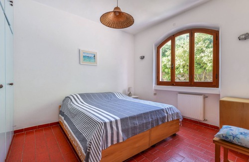 Cavo Apartment | Apartment 'Salita Bellavista Home' with Sea View, Private Garden and Wi-Fi