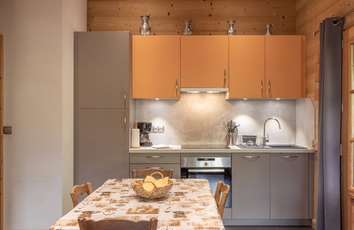Samoens Apartment | Apartment 'Samoëns' with Mountain View, Private Garden and Wi-Fi