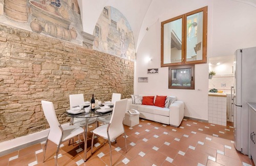Oltrarno Apartment | Apartment Santo Spirito Frescos by Mmega