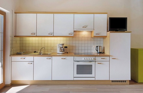 Silandro Apartment | Apartment 'Schnatzhof Typ D12' with Mountain View, Shared Pool and Wi-Fi