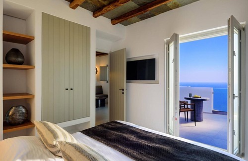 Ano Meria House | Apartment 'Seascape Suite 4' with Sea View, Wi-Fi and Air Conditioning