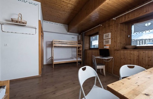 Tignes Apartment | Apartment sleeps 4 near convenience
