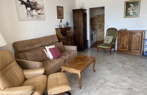 La Grande-Motte Apartment | APARTMENT SLEEPS 6 HARBOUR VIEW, PARKING, LA GRANDE MOTTE| CENTER VILLE