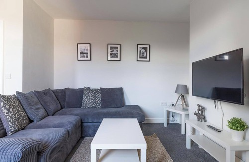 Bedlington Apartment | Apartment - Sleeps 3 - Pet Friendly - Parking