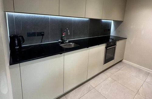 Trafford Apartment | Apartment - Sleeps 4, Pets Allowed & Free Parking