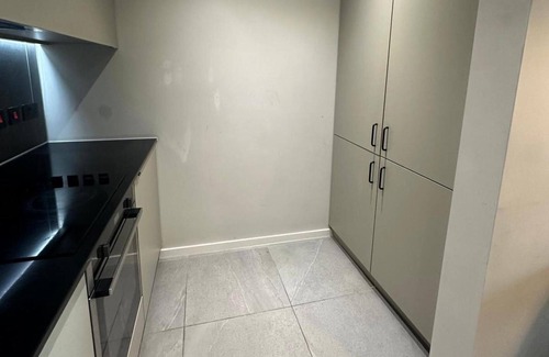 Trafford Apartment | Apartment - Sleeps 4, Pets Allowed & Free Parking