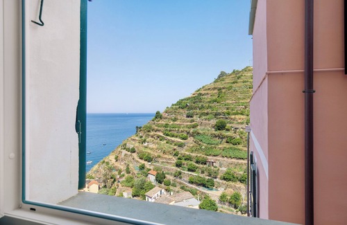 Manarola Apartment | Apartment 'Starfish' with Sea View and Wi-Fi