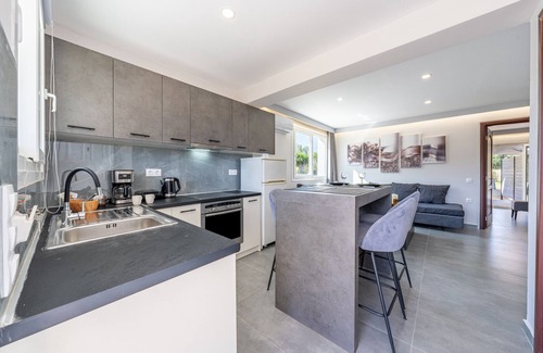 Molos Apartment | Apartment 'Starry Sky Luxury 1' with Shared Garden