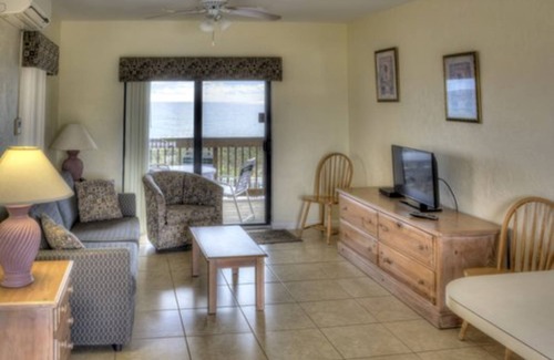 Deerfield Beach Resort | Apartment Steps from the Beach!