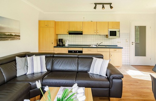 Baltrum Apartment | Apartment 'Strandhus Uiterst-hörn Steuerbord' with Shared Garden & Wi-Fi