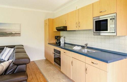 Baltrum Apartment | Apartment 'Strandhus Uiterst-hörn Steuerbord' with Shared Garden & Wi-Fi