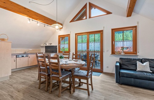 Oberwolfach Apartment | Apartment 'Sum' with Mountain View, Shared Garden and Wi-Fi